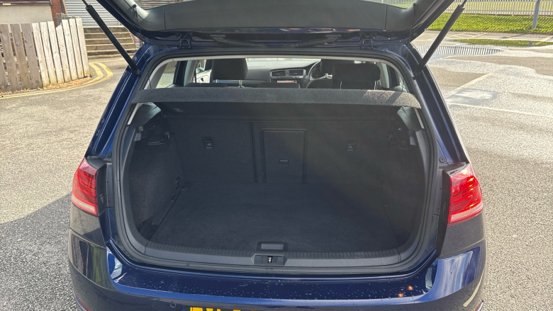 Volkswagen Golf 1.6 TDI SE [Nav] 5dr Diesel Hatchback